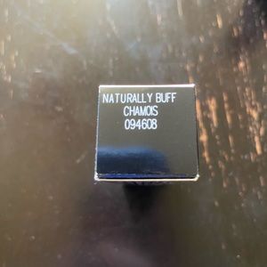 Gel Semi-shine Lipstick in Naturally Buff